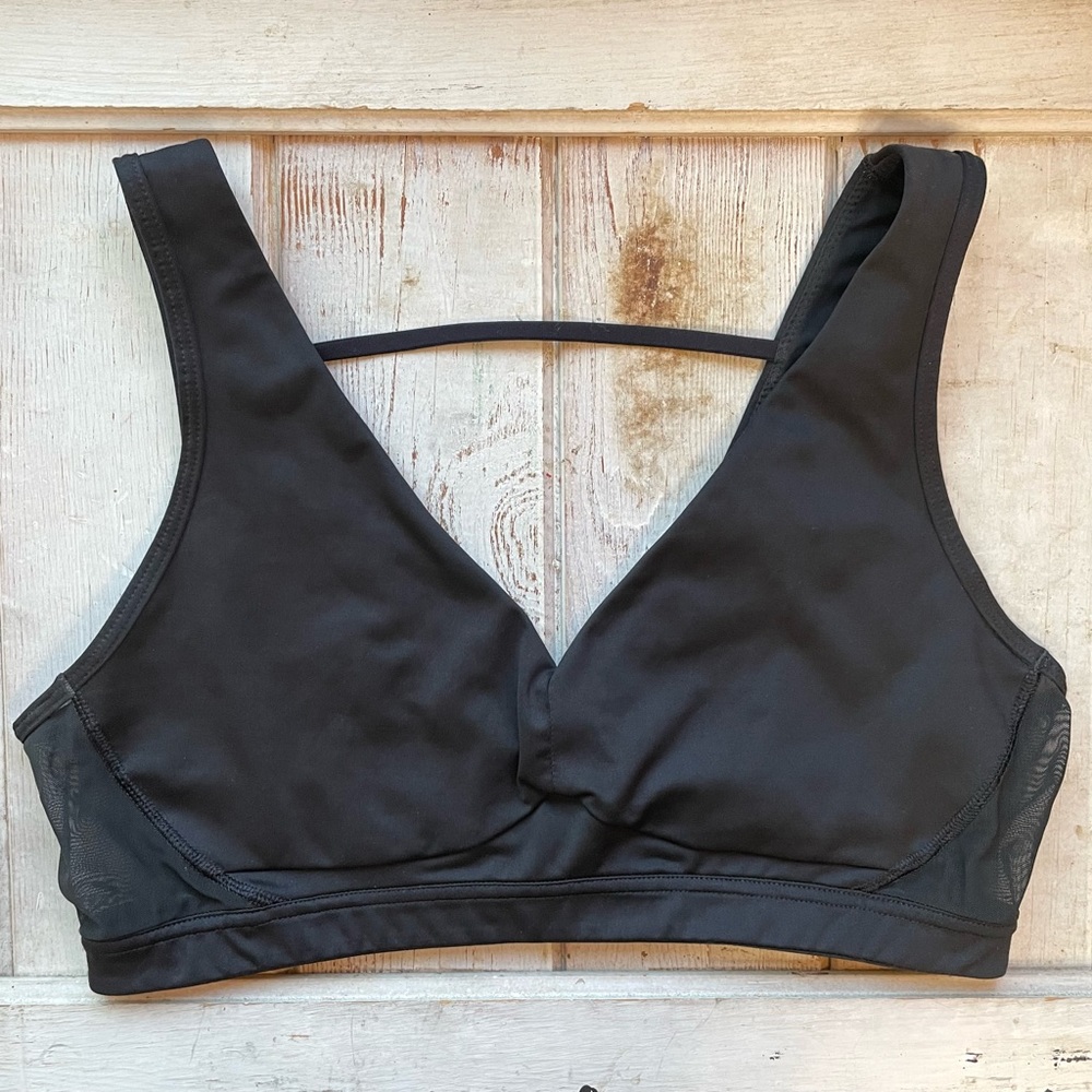 Victoria Sport Mesh Sports Bra